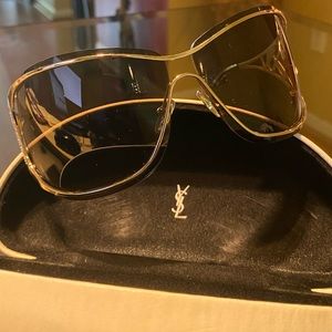 SOLD‼️ SOLD‼️Yves Saint Laurent Tinted